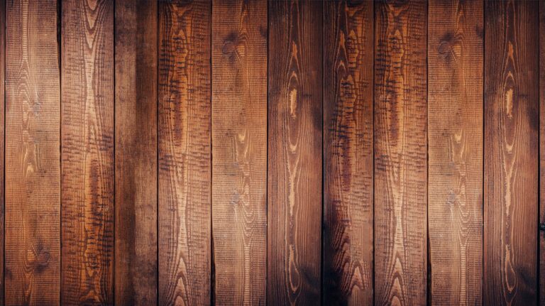 Choosing Between Hardwoods and Softwoods